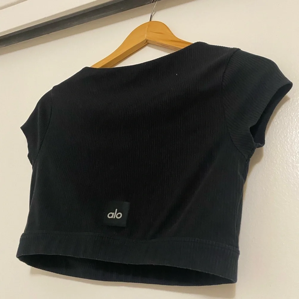 ALO Yoga Blissful Henley Bra Top in Black